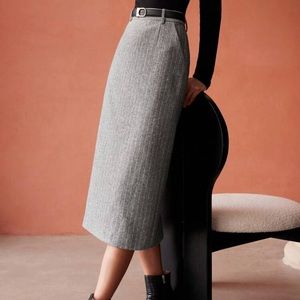 Classy grey midi skirt